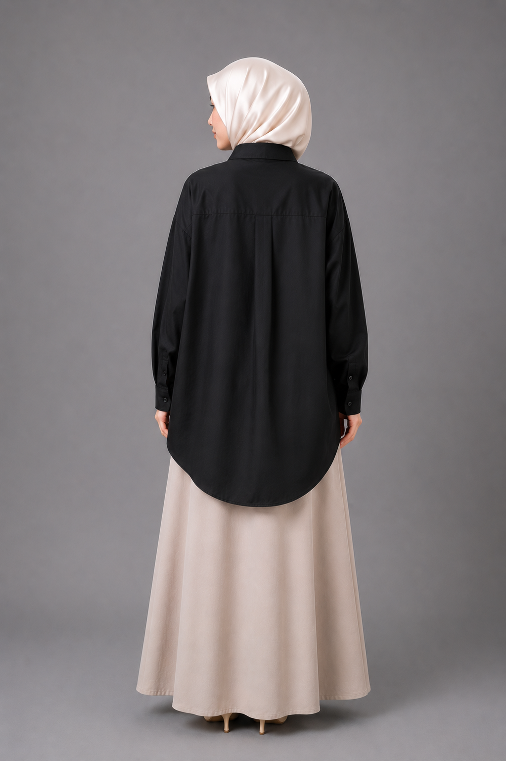 Raffida Iris In Black
