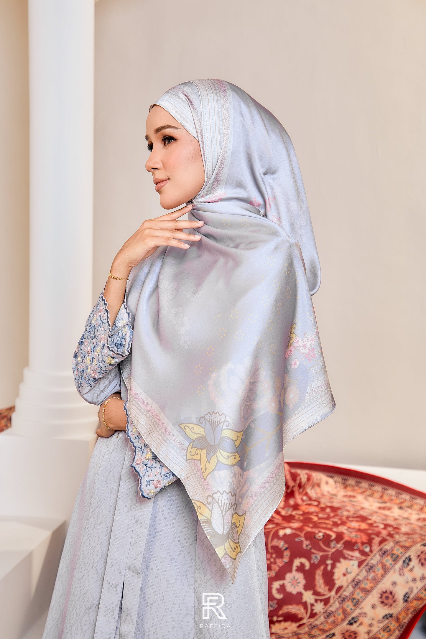 Raffida Melati Shawl In Grey
