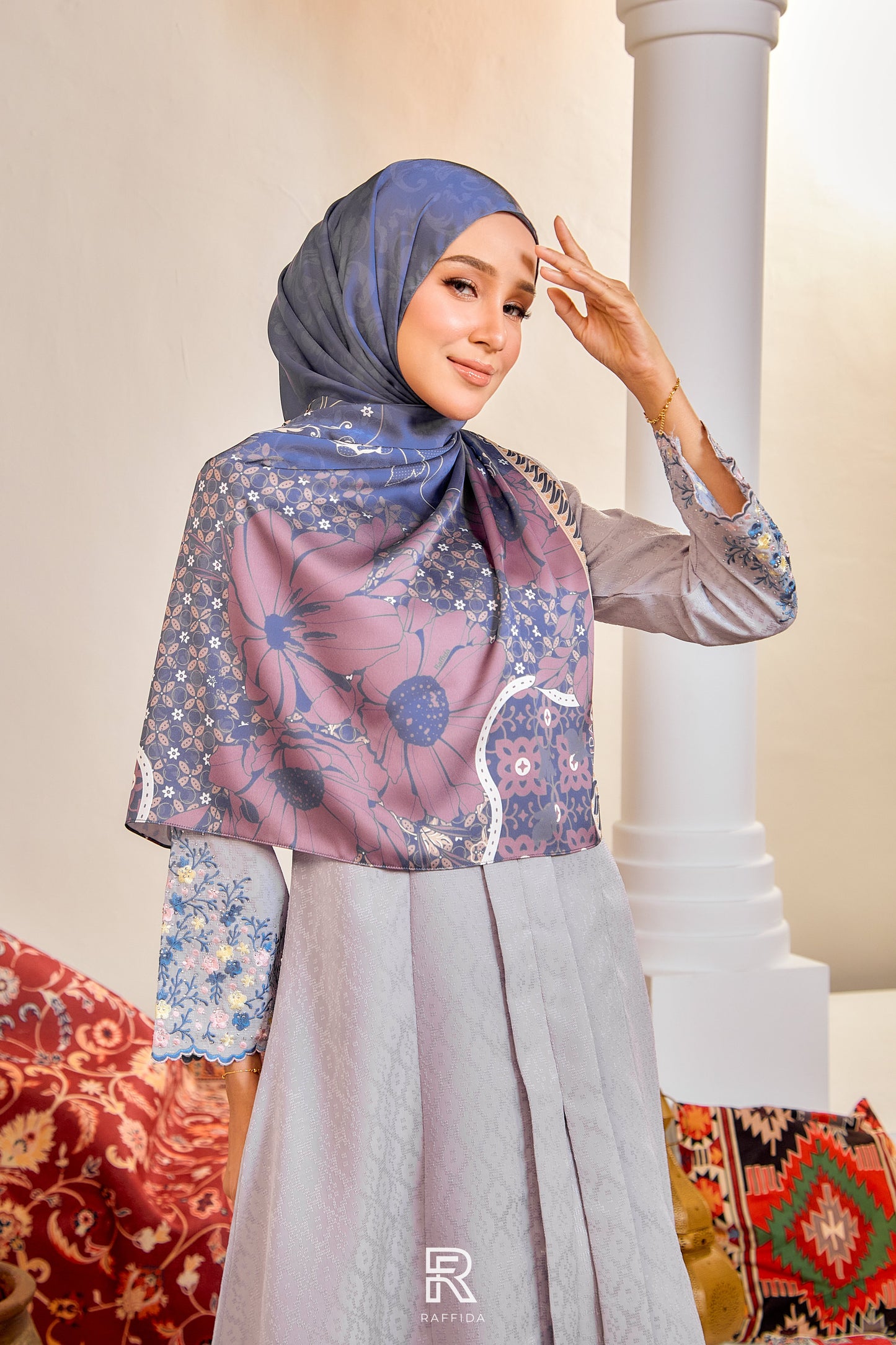 Raffida Dahlia Shawl In Dusty Blue