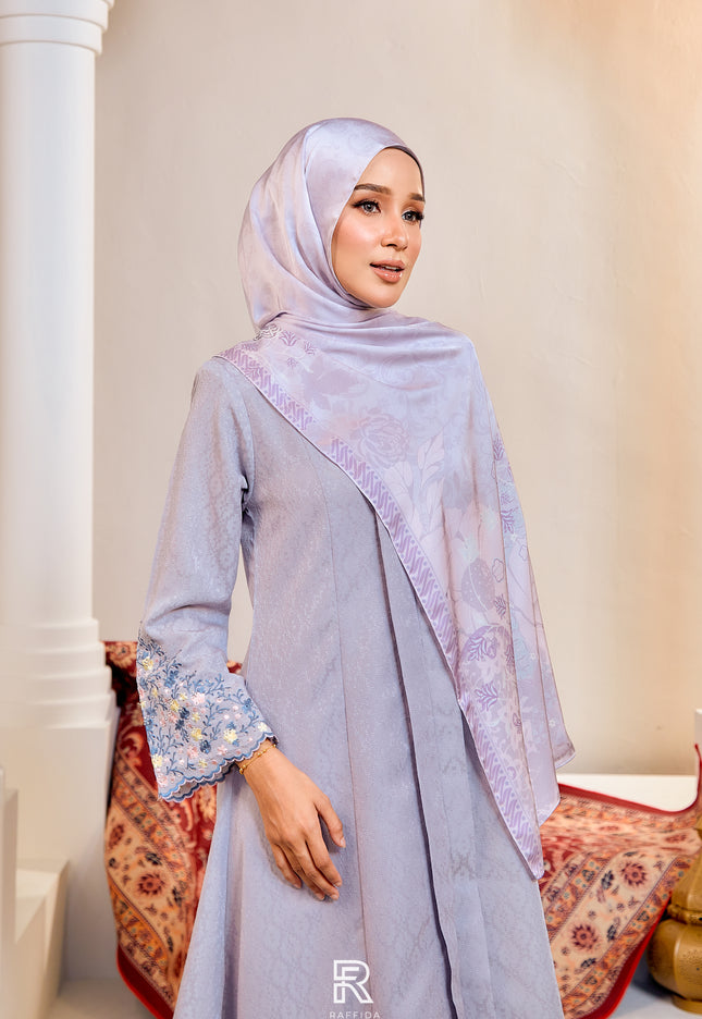 Dahlia Shawl In Lilac