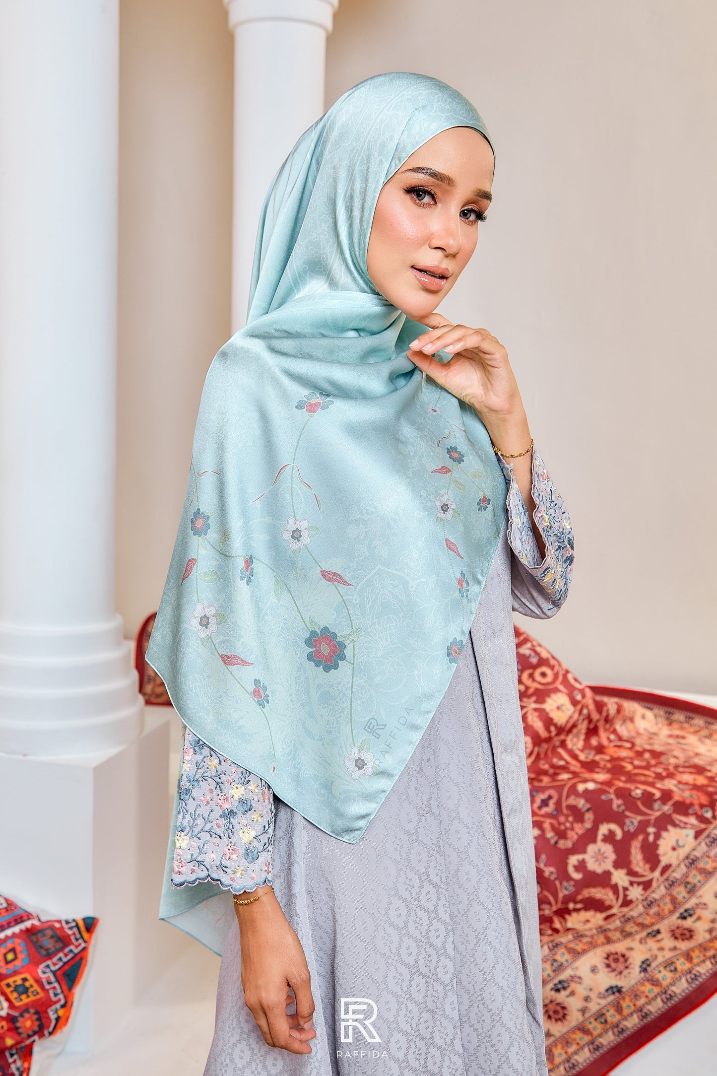 Raffida Purnama Shawl In Light Turquoise