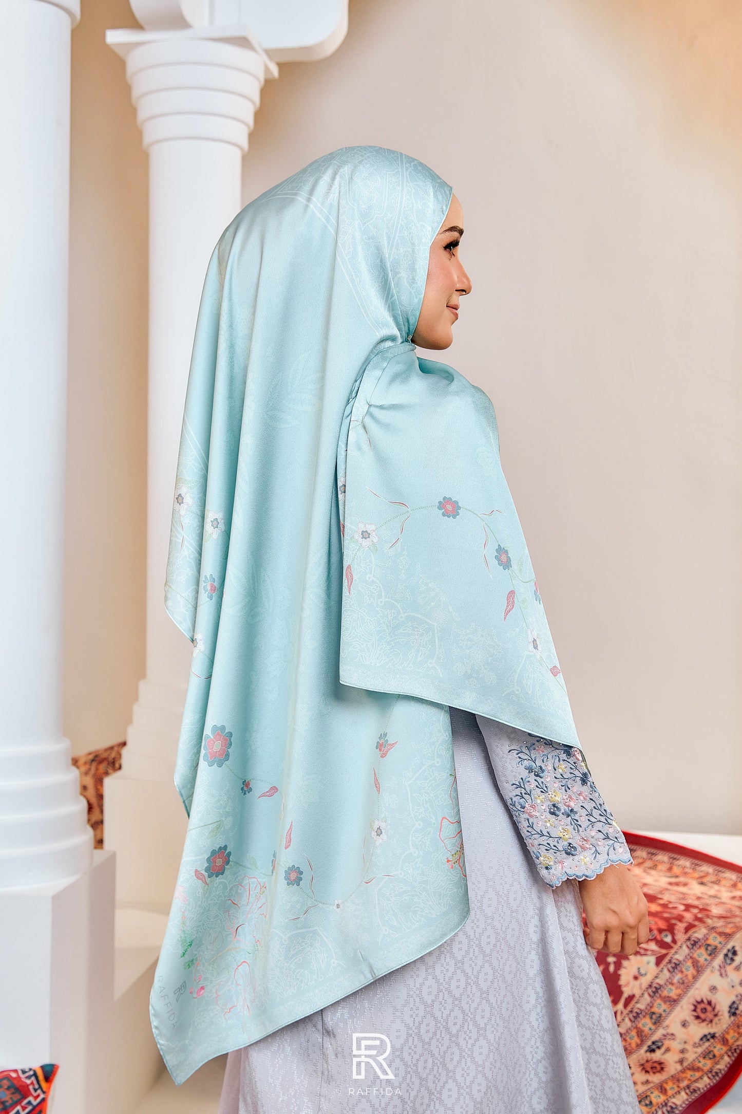 Raffida Purnama Shawl In Light Turquoise