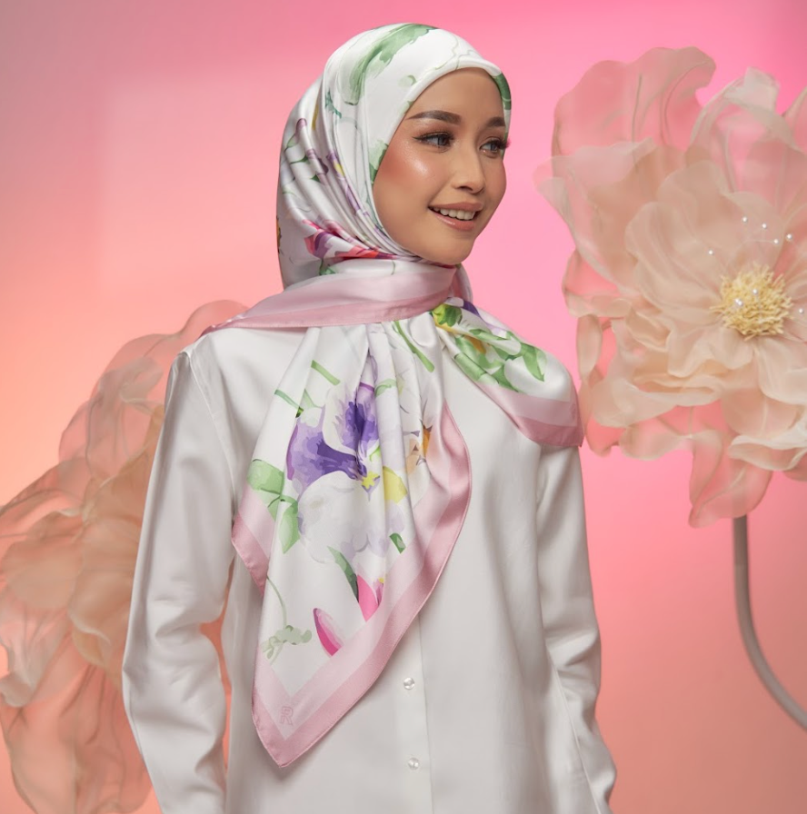 Raffida Tulip In Soft White Pink