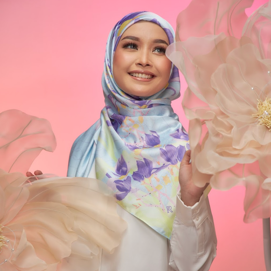 Raffida Daisy In Sky Blue Purple