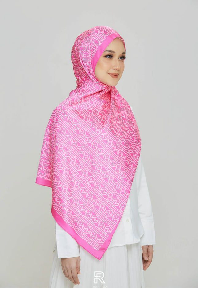 Monogram 2.0 Shawl In Hot Pink