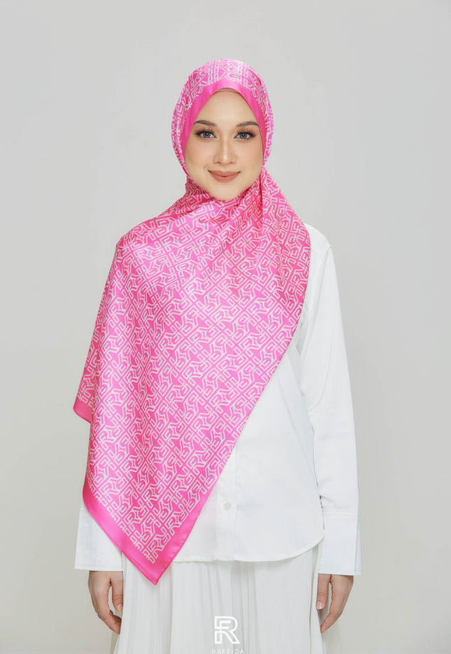 Monogram 2.0 Shawl In Hot Pink