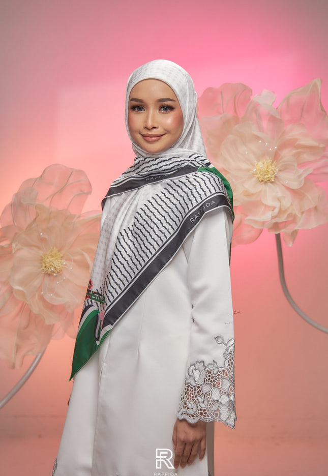 Raffida Aila In White Floral