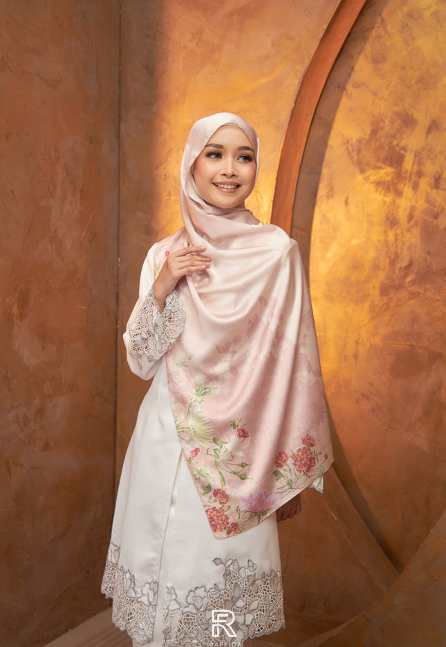 Raffida Rossa Shawl In Pink