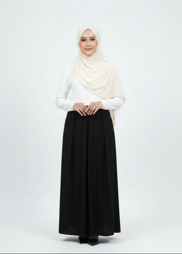 Raffida Michelle Pleated Skirt In Black